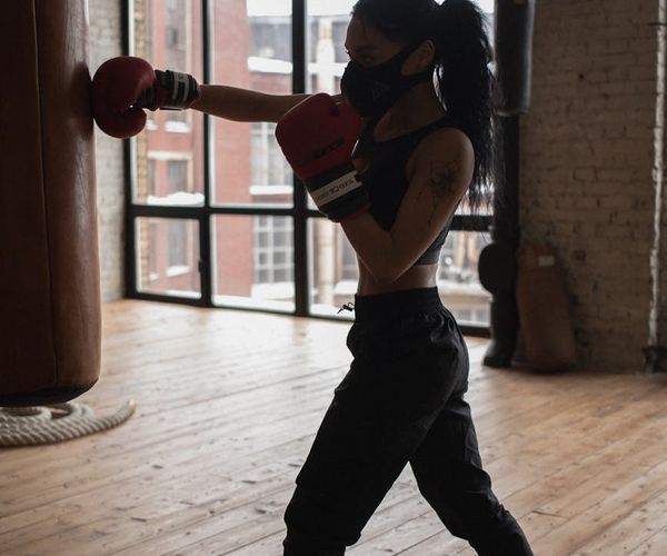 Detailed view of strong hands during a functional workout session